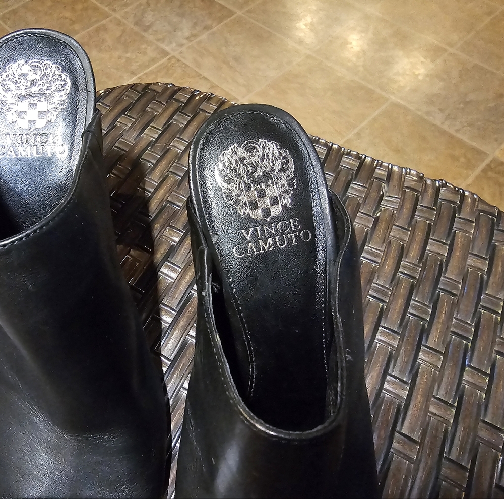 Black Open-Toe Block Heel Mules - Womens - Picture 2 of 14